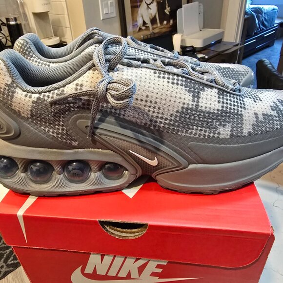 2025 Nike Mens Air Max DN Cool Grey/Metallic Silver/Iron Grey/Photon Dust SZ 12 - Picture 6 of 15
